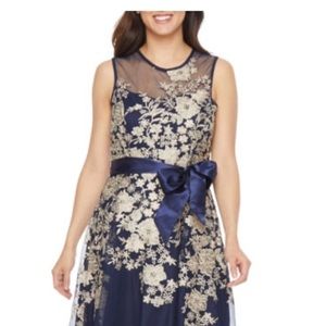 Short blue dress with gold